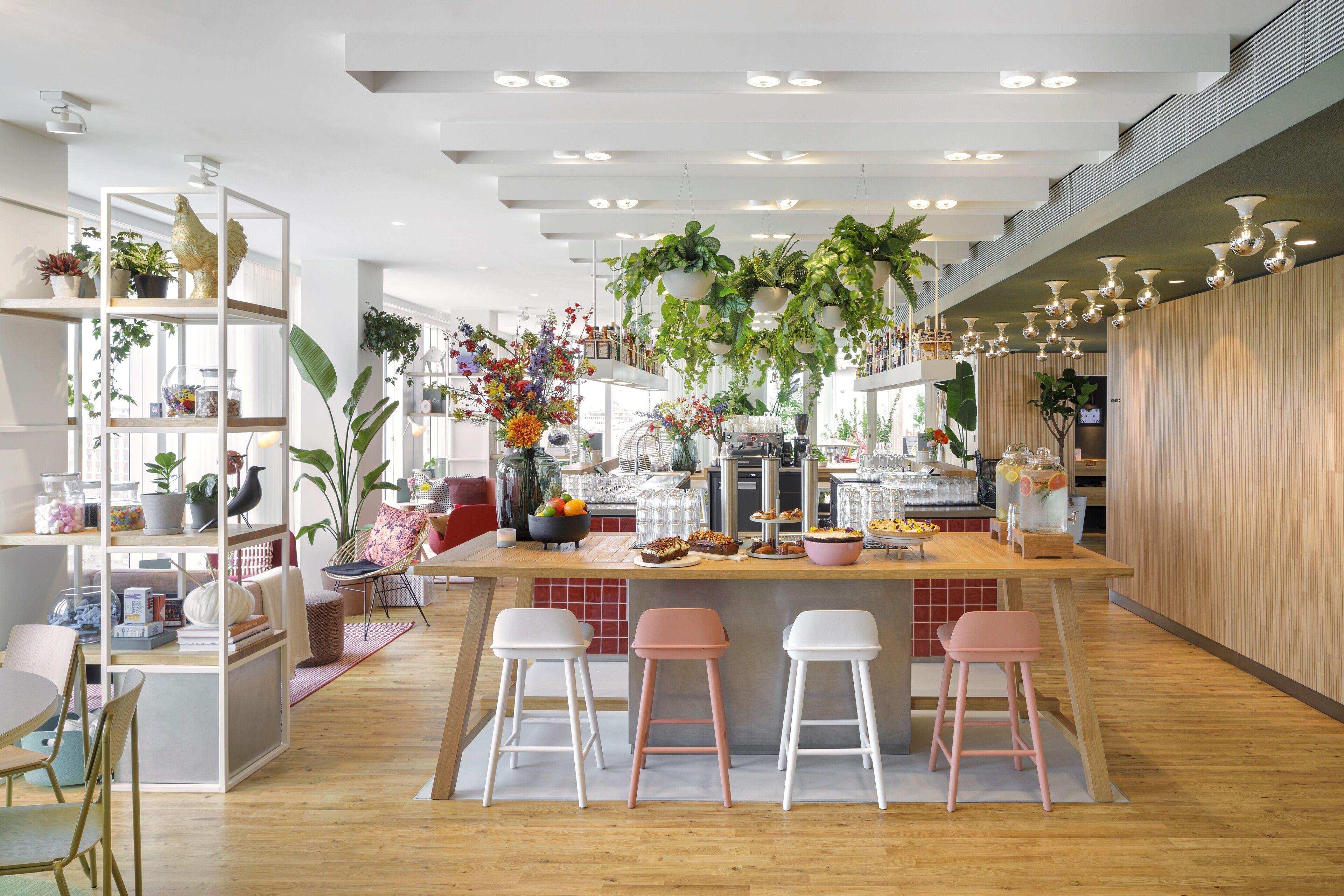 Zoku Aparthotel 4*