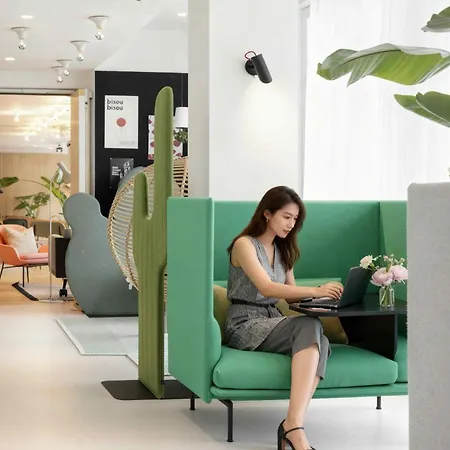 Zoku Aparthotel 4*